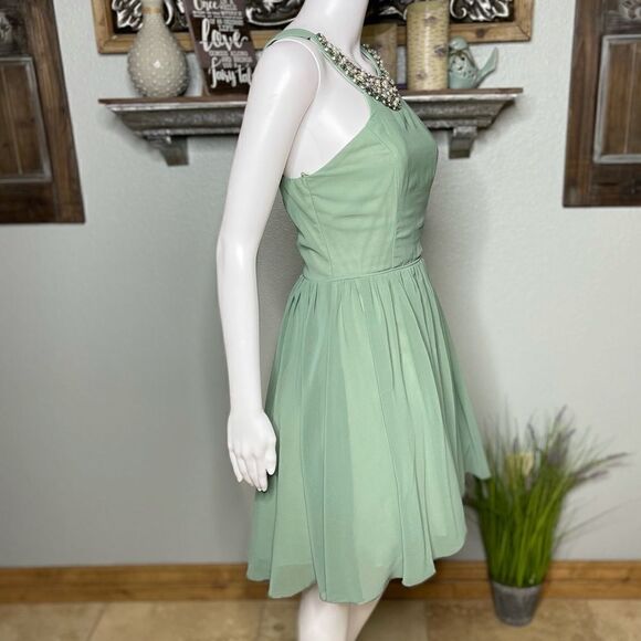 City Studio Seafoam Jewel Neckline Pleated 50’s Vibe Dress Size 5 NWT - Picture 8 of 16